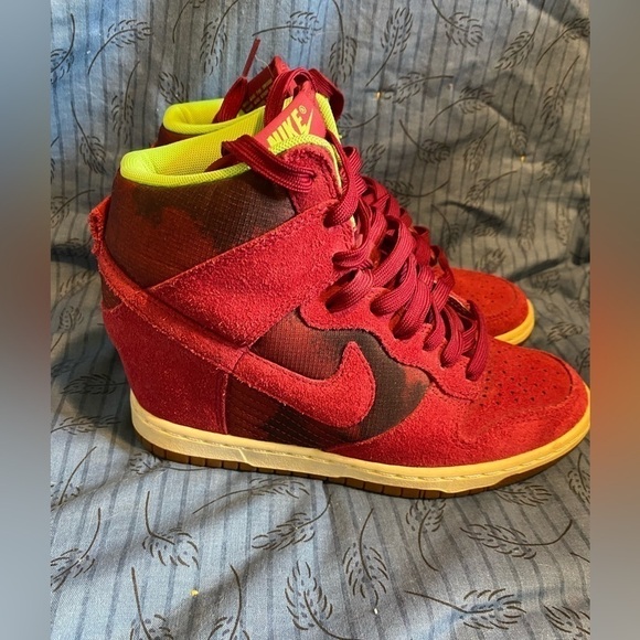 Nike dunks sky high noble red suede camo hidden wedge sneaker 5.5 - Picture 3 of 8